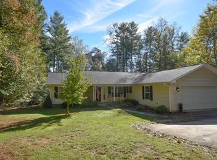 75 Chestnut Hill Dr, Franklin, NC 28734