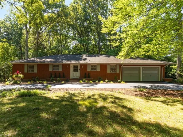 1011 Huntingdon Rd, Winston Salem, NC 27104