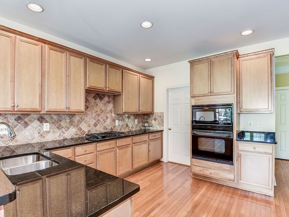 2nd image of 5782 Amelia Springs Cir