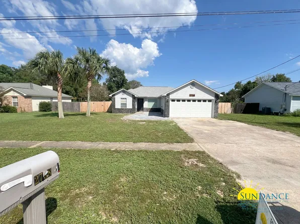 2738 Country Breeze Blvd, Navarre, FL 32566