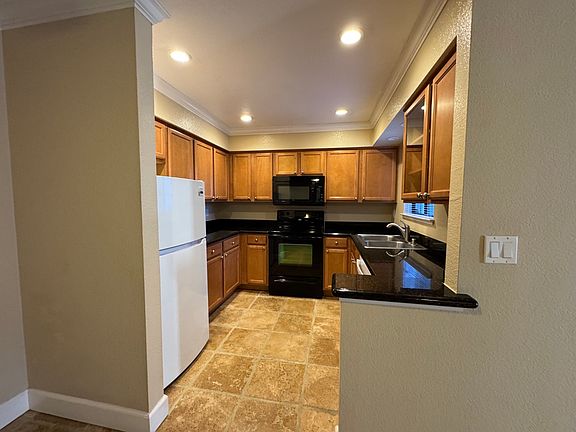 4th image of 391 Eastridge Dr
