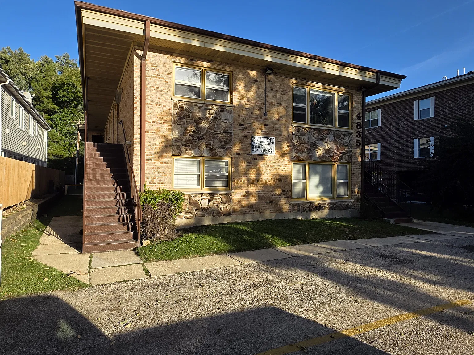 2 bed, 1150 sqft, $1,899 — Photo 1