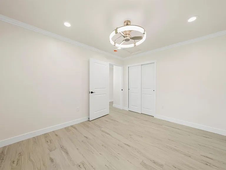 6122 Friendly Ct — Photo 17