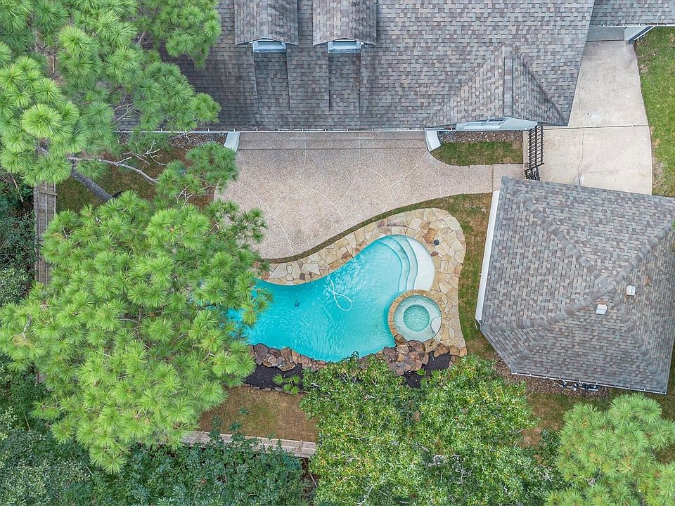 1st image of 30 E Wedgemere Cir