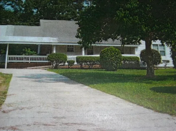 177 E Brumby Ave, Reidsville, GA 30453
