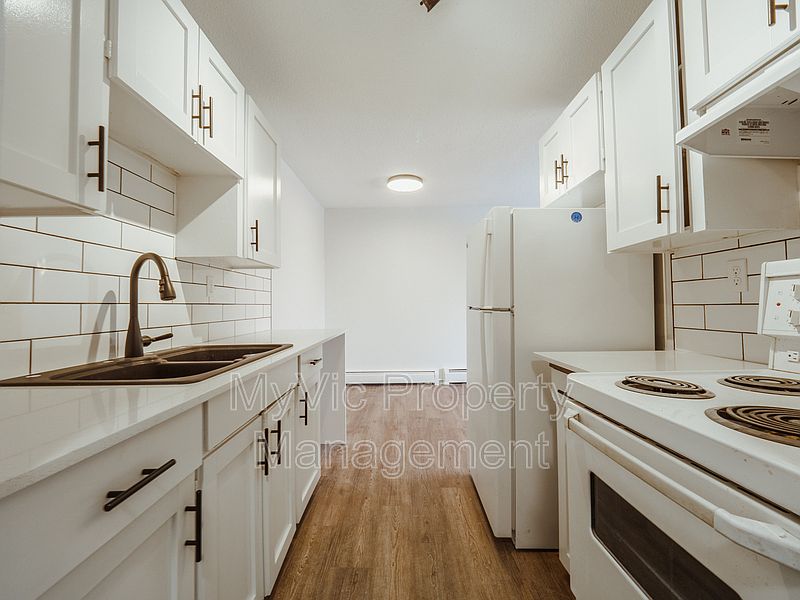 10045 83rd Ave NW, Edmonton, AB T6E 2C3 Zillow