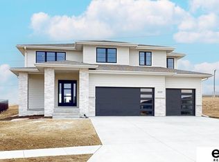 20909 Hartman Ave, Elkhorn, NE 68022