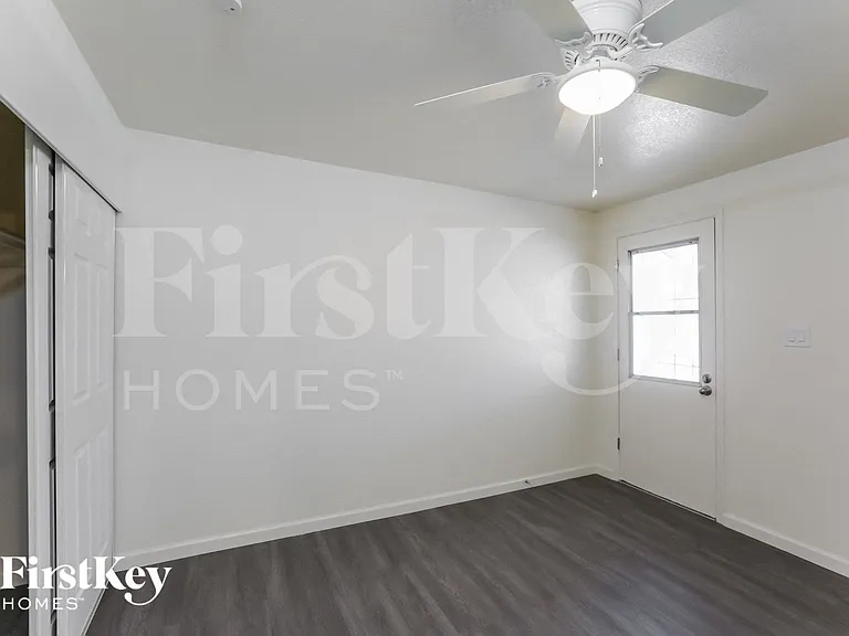 3124 W San Miguel Ave — Photo 11