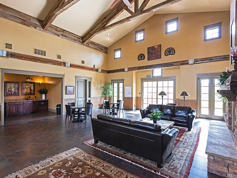 1426 N Montchapel Ln — Photo 35
