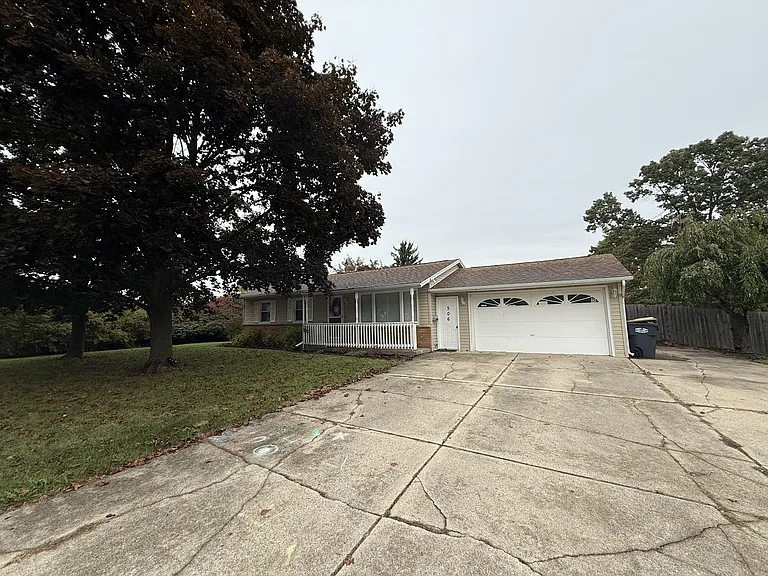 506 Connecticut Dr — Photo 2