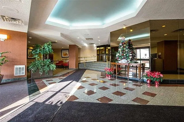 616 Harmon Cove Tower — Photo 14