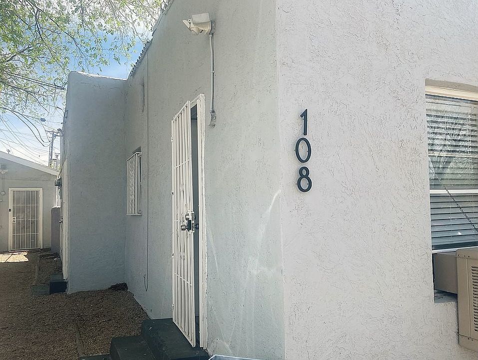1st image of 110 Mesa St SE