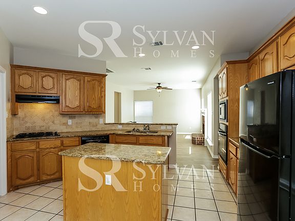 5th image of 1402 Oxford Dr