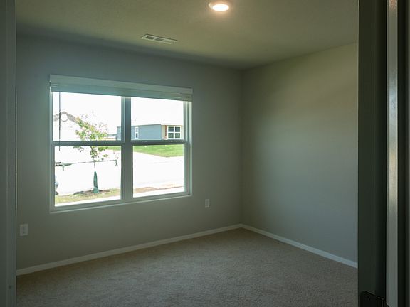 5th image of 2987 W McLaren Dr