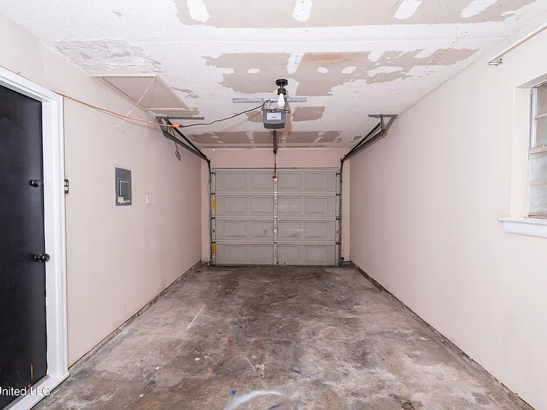 206 N Lang Ave — Photo 13