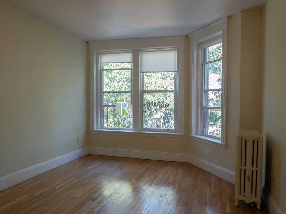 1126 Commonwealth Ave #5