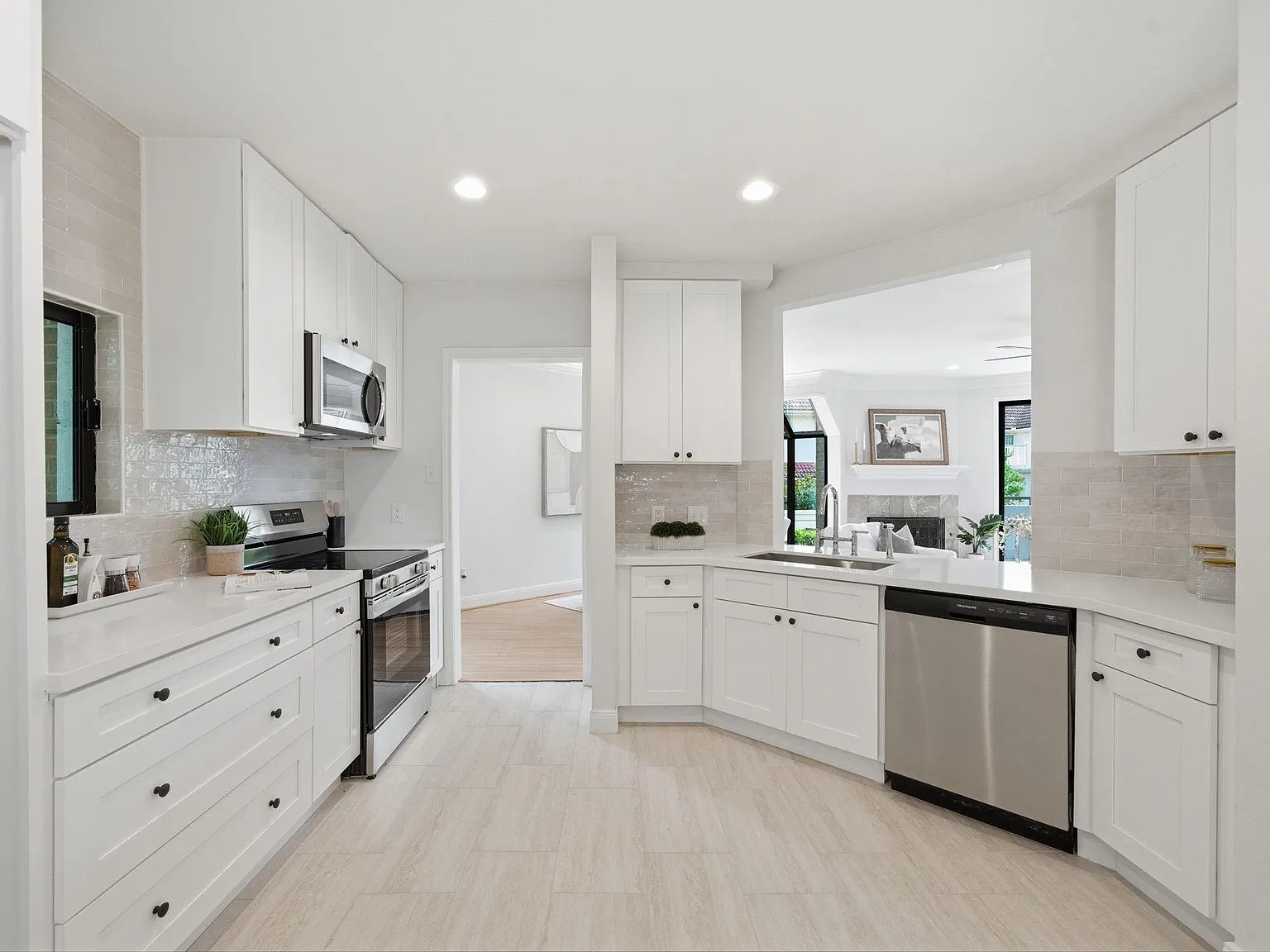 2 bed, 2.5 bath, 1868 sqft, $2,900 — Photo 1