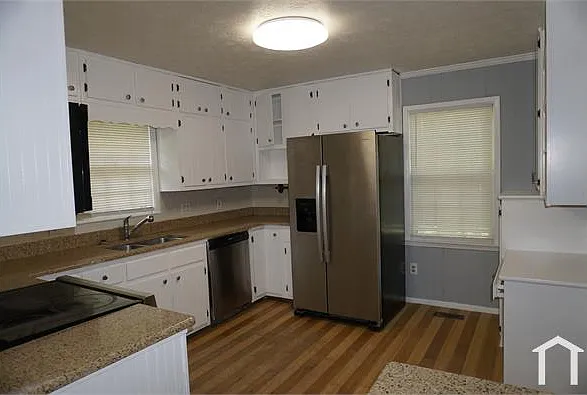 1303 Burbank Trl — Photo 15