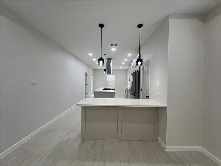 817 Center St — Photo 12