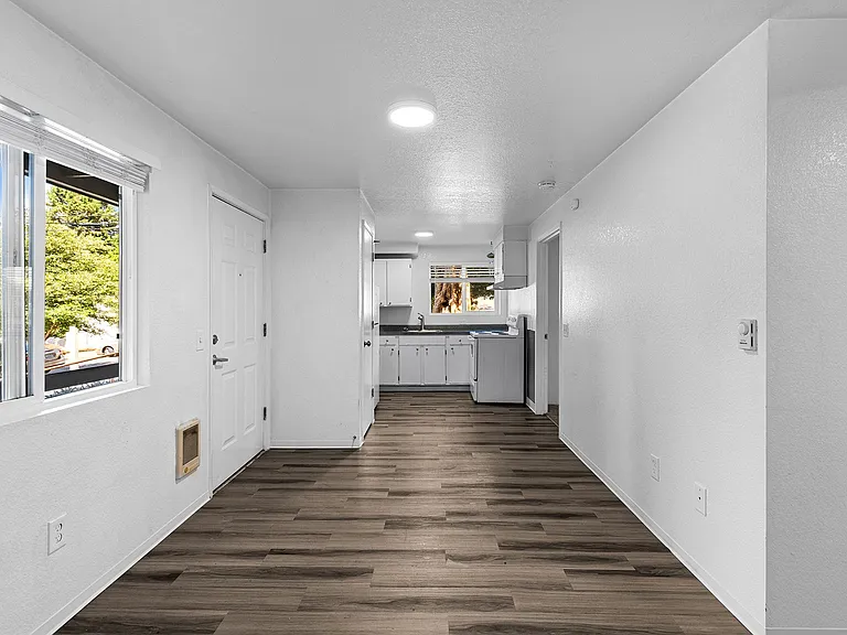 Bayview (105) — Photo 16