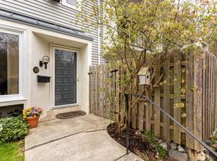 119 E Chelsea Cir, Newtown Square, PA 19073