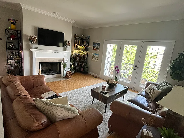 733 W High St — Photo 8