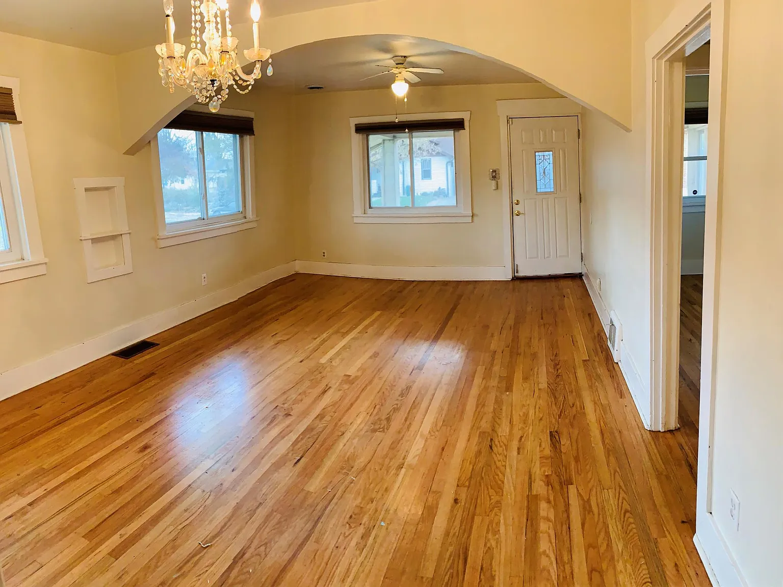 4 bed, 1928 sqft, $2,500 — Photo 3