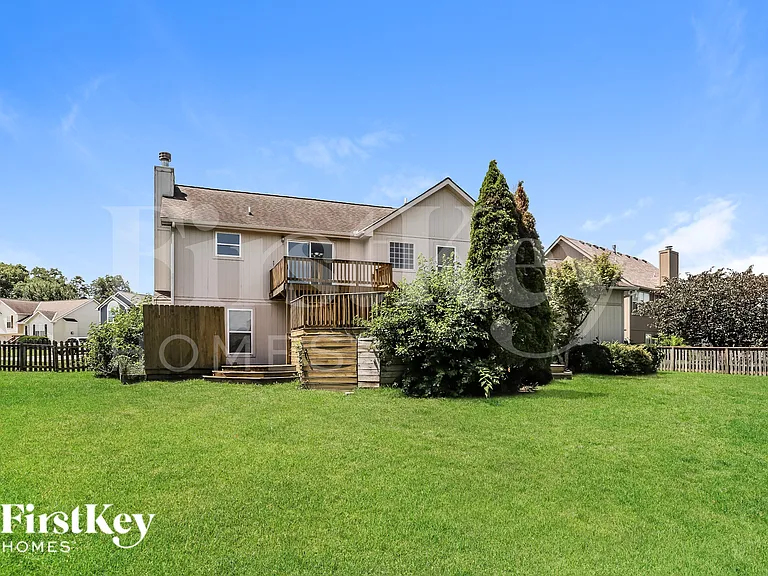 904 E Madelyn Dr — Photo 18