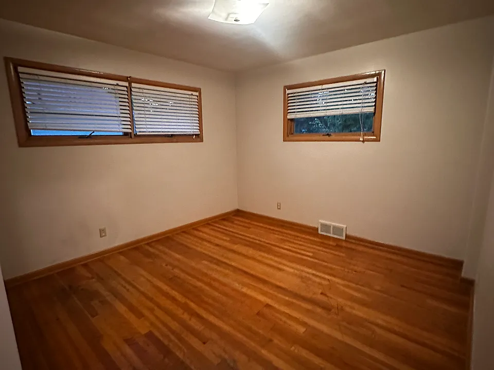 2385 Burnham Rd