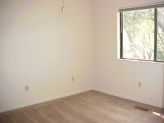 4th image of 2741 Forest Ridge Dr #I1