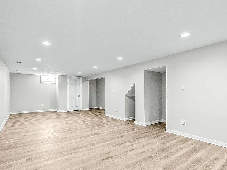 400 Newman Way — Photo 27