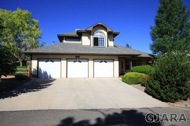 1st image of 2397 Mariposa Dr