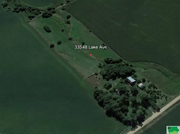 33548 Lake Ave, Hinton, IA 51024