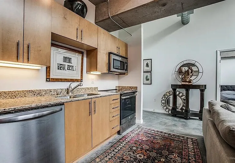1001 Belleview St #103 — Photo 7