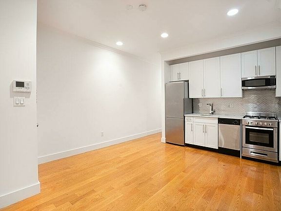 2nd image of 150 W 84th St APT 1C