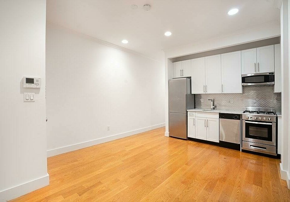 1st image of 150 W 84th St APT 2c