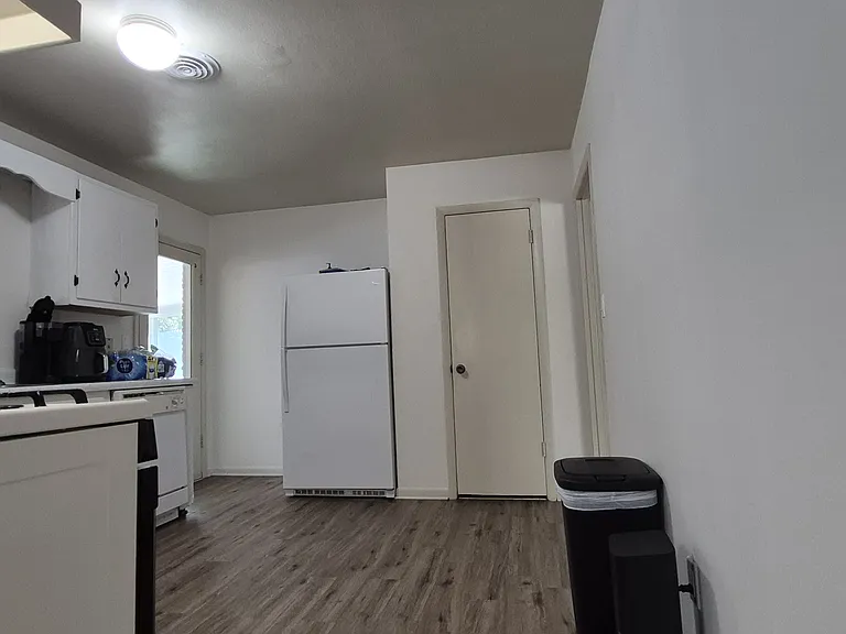 396 Andrew Dr — Photo 25