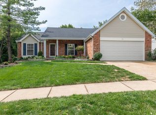 208 Cleta Ct, Ballwin, MO 63021