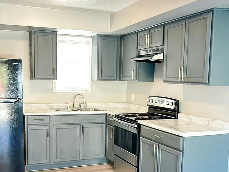Clinic Court Apartments — Photo 7