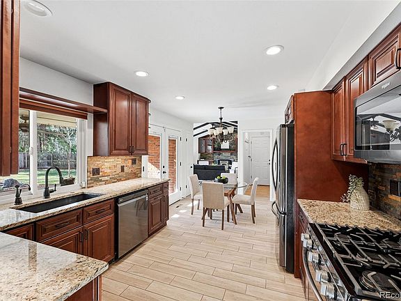 5th image of 2541 S Monaco Parkway