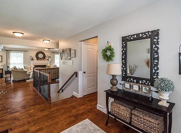 2nd image of 802 Liberty Creek Dr