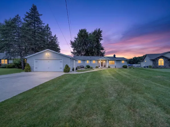 600 Acorn Trl, Horton, MI 49246