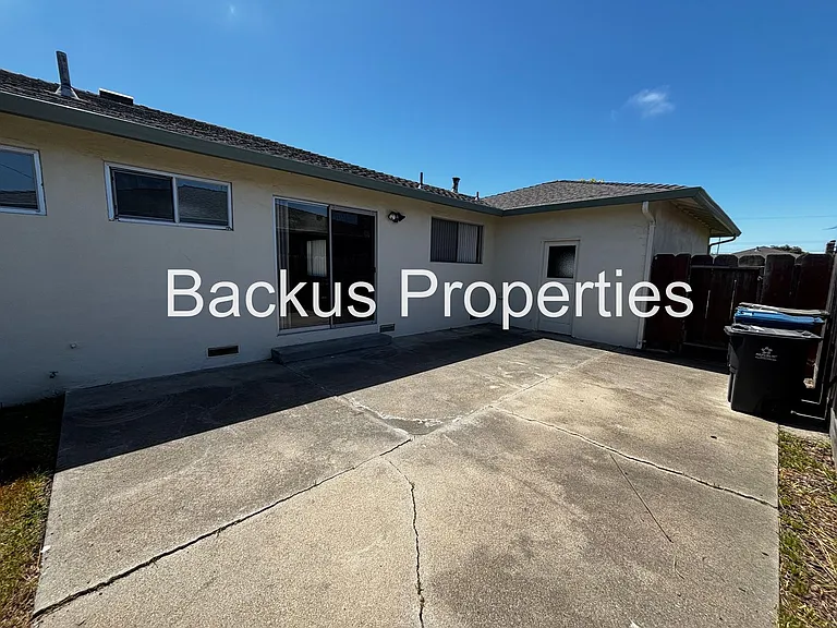 790 Fairfax Dr — Photo 25
