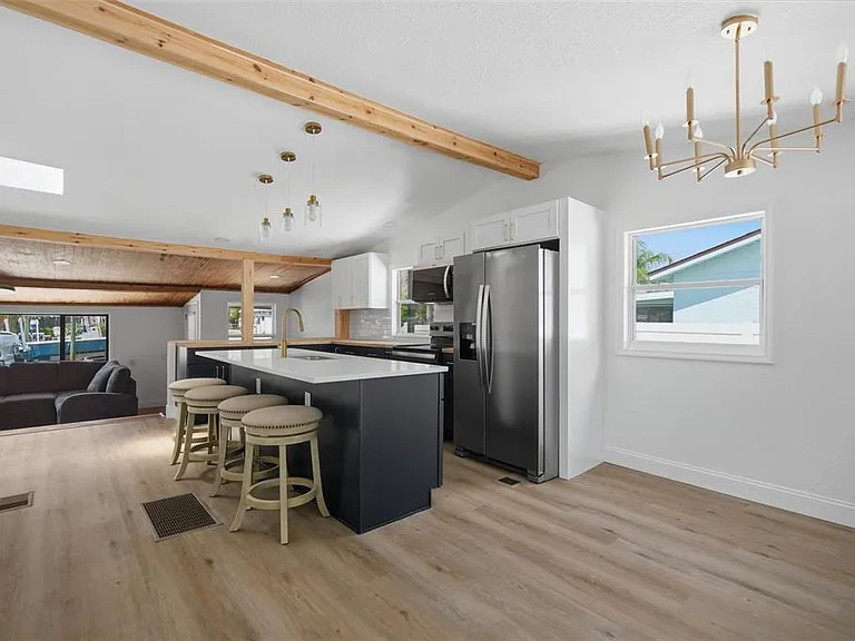 7037 McCray Dr — Photo 3