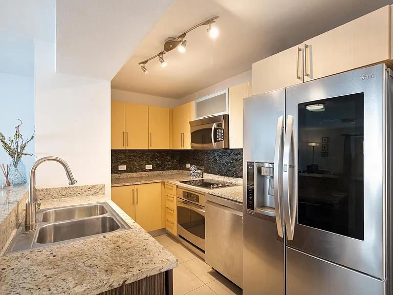 305 Calle Villamil #1408 — Photo 2