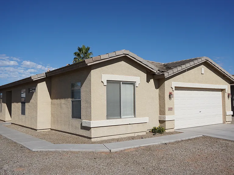 42394 W Oakland Dr — Photo 2
