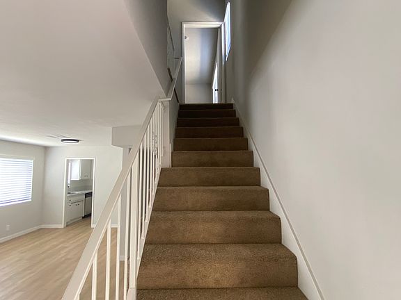 4th image of 18375 Collins St #124