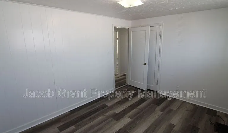 1282 Highland Dr #2 — Photo 5
