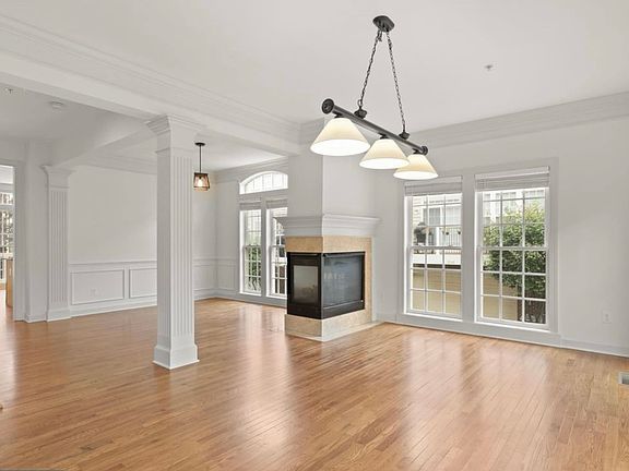 3rd image of 7980 Vigne Ct