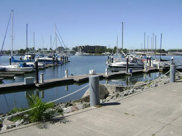 5 Embarcadero W, Oakland, CA 94607